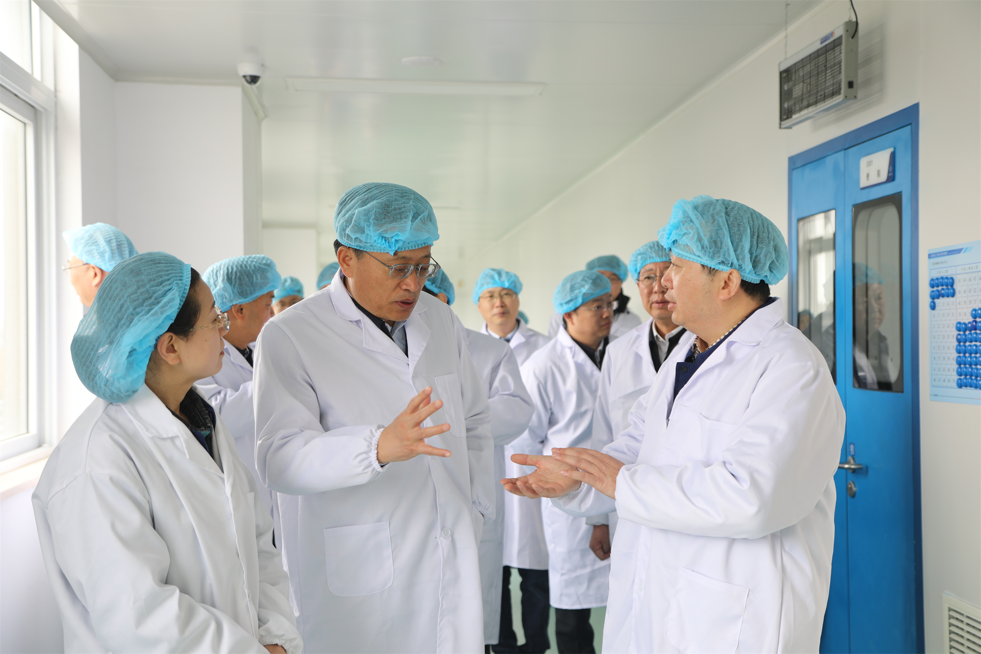 江苏省副省长胡广杰一行莅临太阳集团6138调研指导